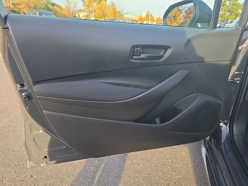 Used 2025 Toyota Corolla LE image 27