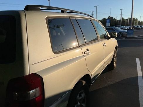 Used 2005 Toyota Highlander 2WD image 4