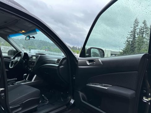 Used 2011 Subaru Forester 2.5X Premium w/ All-Weather Pkg AWD/4WD image 16