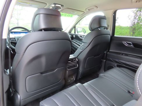 Used 2025 Genesis GV80 2.5T Standard AWD/4WD image 30