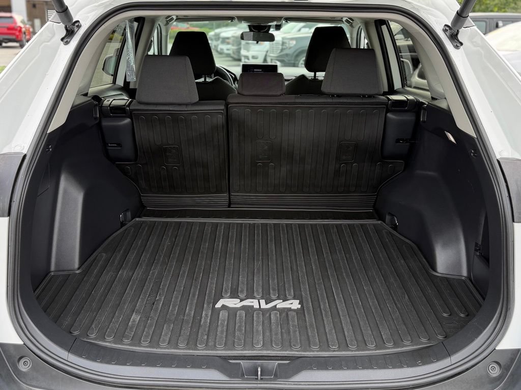 Used 2024 Toyota RAV4 XLE w/ Convenience Package AWD/4WD image 5