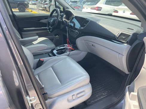 Used 2020 Honda Pilot Touring image 12
