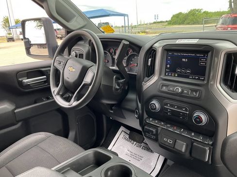 Used 2025 Chevrolet Silverado 2500 Custom w/ Custom Value Package AWD/4WD image 21