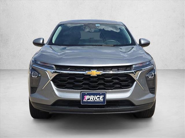 Used 2024 Chevrolet Trax LS w/ LS Convenience Package FWD image 2