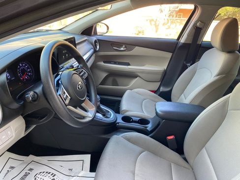 Used 2020 Kia Forte LXS FWD image 34