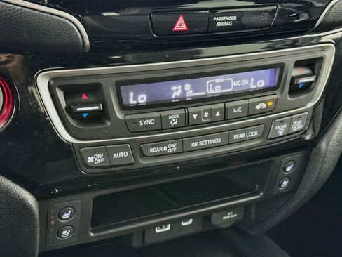 Certified 2024 Honda Passport Black Edition image 16