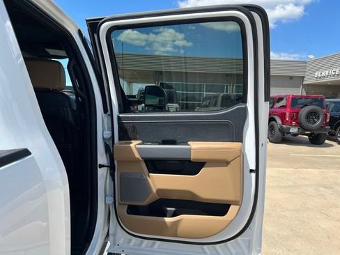 Used 2024 Ford F350 Lariat w/ Chrome Package AWD/4WD image 21