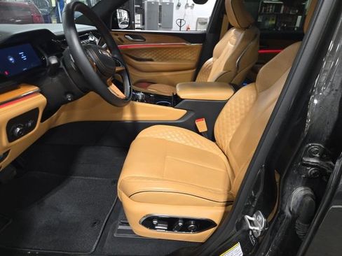 Used 2024 Jeep Grand Cherokee L Summit AWD/4WD image 14