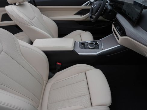 Certified 2026 BMW 430i Convertible RWD image 14