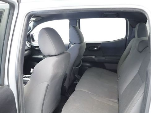 Used 2018 Toyota Tacoma TRD Off-Road AWD/4WD image 21