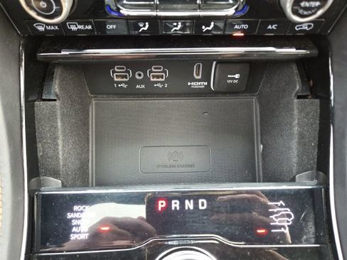 Used 2022 Jeep Grand Cherokee Summit AWD/4WD image 18
