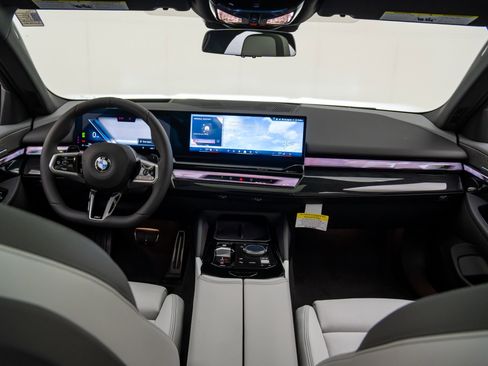 New 2026 BMW 540i xDrive w/ M Sport Package image 11