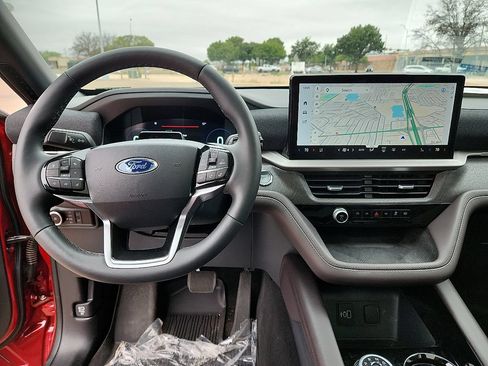 New 2026 Ford Explorer Platinum w/ LUX Leather Package AWD/4WD image 6