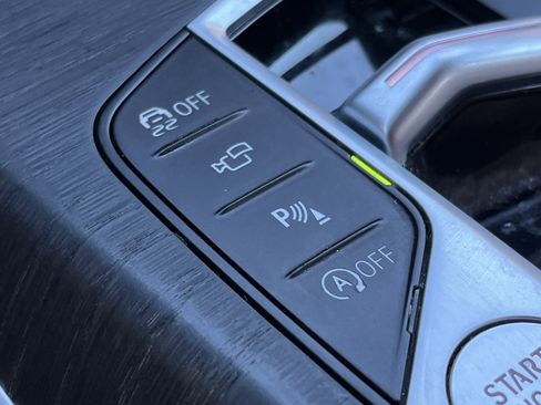 Used 2024 BMW 330i Sedan w/ Convenience Package image 9