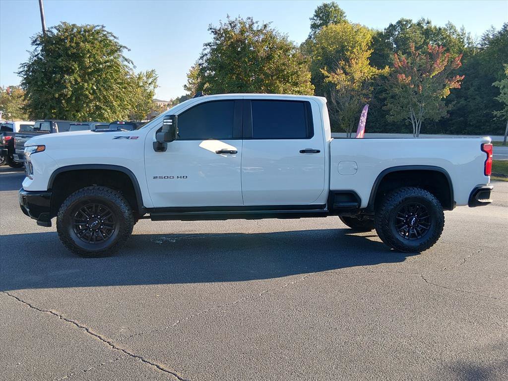 Used 2024 Chevrolet Silverado 2500 ZR2 w/ Technology Package AWD/4WD image 7