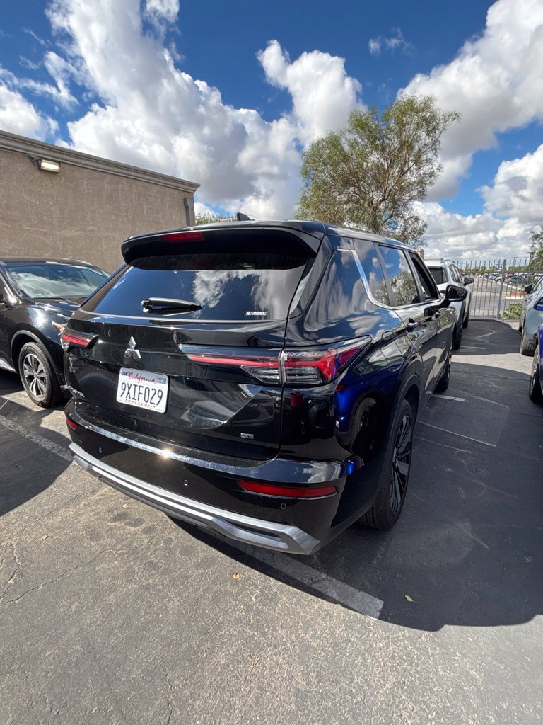 Used 2025 Mitsubishi Outlander SE AWD/4WD image 4