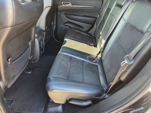 Used 2021 Jeep Grand Cherokee Laredo X RWD image 14