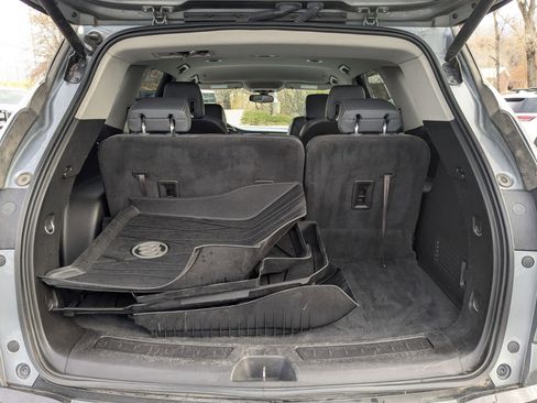 Used 2018 Buick Enclave Essence w/ LPO, Luxury Package image 34