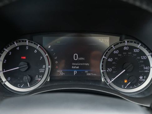 Used 2023 Toyota Highlander XLE FWD image 24