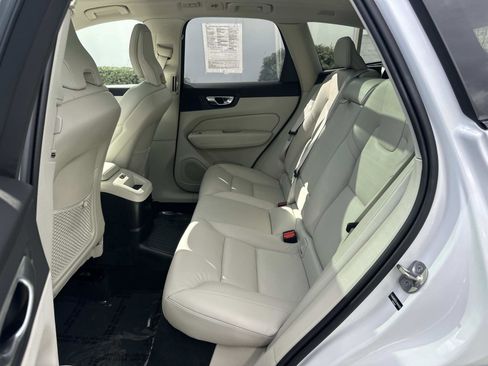 Certified 2025 Volvo XC60 T8 Plus w/ Protection Package Premier image 21
