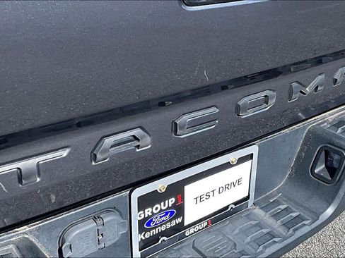 Used 2021 Toyota Tacoma TRD Off-Road w/ Technology Package AWD/4WD image 30