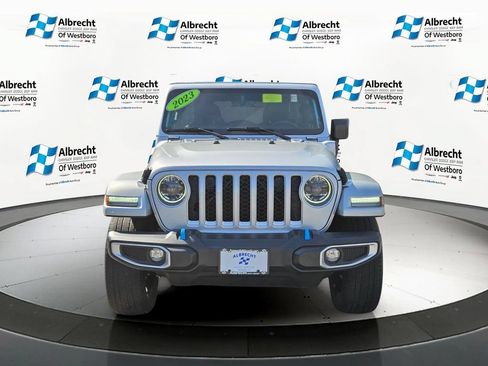 Used 2023 Jeep Wrangler Unlimited Sahara AWD/4WD image 8