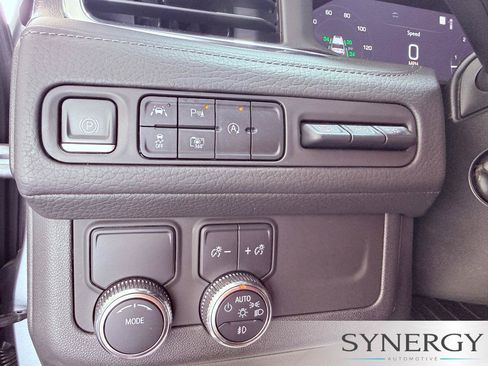 Used 2023 GMC Yukon Denali RWD image 19