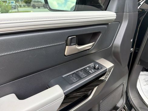 Used 2025 Toyota Tundra Limited AWD/4WD image 22