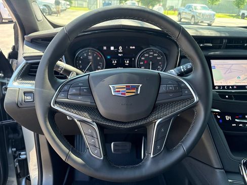 New 2026 Cadillac XT5 Sportv w/ LPO, Floor Liner Package AWD/4WD image 18