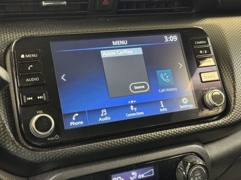 Used 2021 Nissan Kicks SV image 43