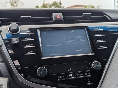 Used 2018 Toyota Camry SE FWD image 17