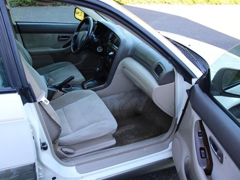 Used 2003 Subaru Outback Wagon image 13