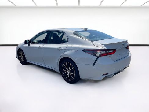 Used 2023 Toyota Camry SE FWD image 6