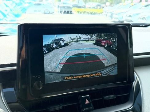 Used 2025 Toyota Corolla Cross LE FWD image 24