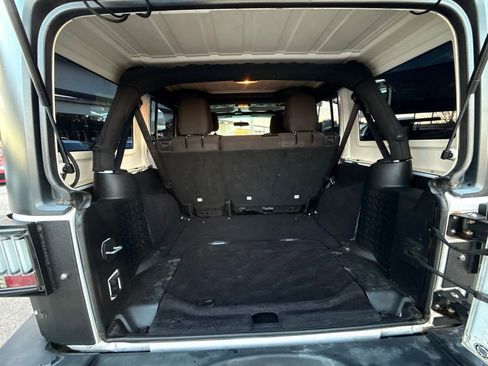 Used 2017 Jeep Wrangler Unlimited Sport image 31