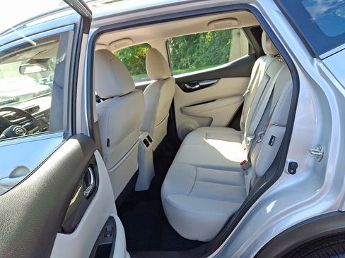 Certified 2022 Nissan Rogue Sport SL image 11