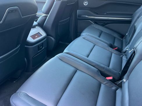 New 2026 Lincoln Navigator L Reserve AWD/4WD image 4