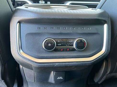 Used 2025 Ford Expedition Platinum AWD/4WD image 28