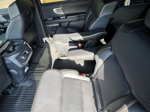 Used 2025 Ford Expedition Tremor image 32