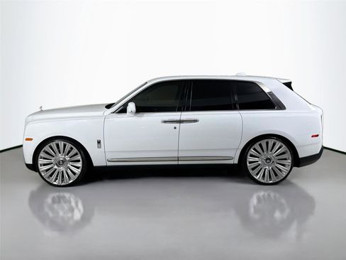Used 2024 Rolls-Royce Cullinan image 10