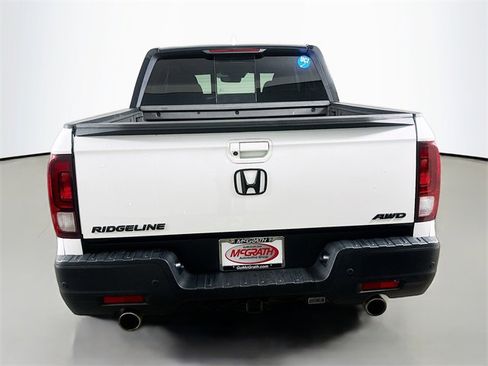 Certified 2022 Honda Ridgeline Black Edition image 17