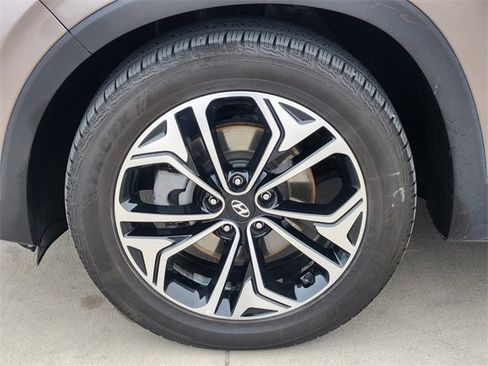 Used 2019 Hyundai Santa Fe Limited image 12
