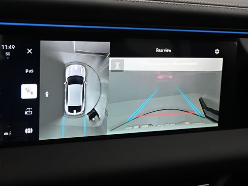 Certified 2025 Porsche Macan Turbo Electric AWD/4WD image 18