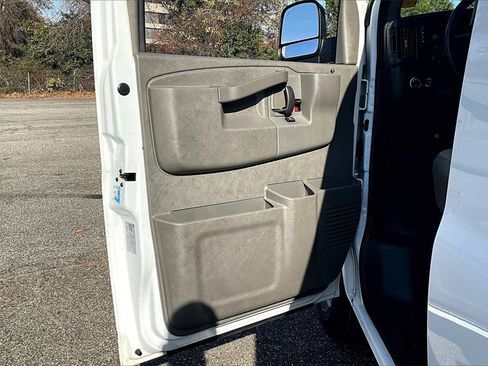 Certified 2022 Chevrolet Express 2500 w/ Driver Convenience Package image 16