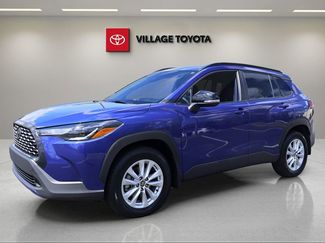 Certified 2025 Toyota Corolla Cross LE video 1