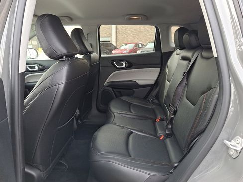 Used 2022 Jeep Compass Limited image 11