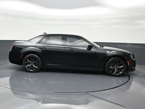 Used 2023 Chrysler 300 Touring w/ Sport Appearance Package image 7