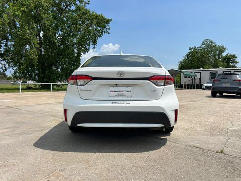Used 2021 Toyota Corolla LE FWD image 4