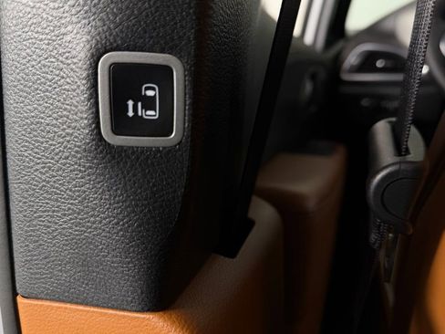 Certified 2024 Chrysler Pacifica Pinnacle image 30