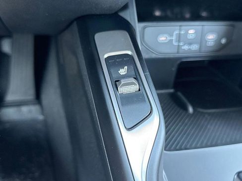 Used 2025 Kia Sorento S w/ Panoramic Sunroof Package image 23